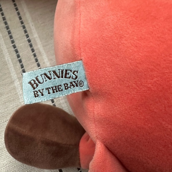 Bunnies By The Bay RETIRED - HUGGABLE LARGE FOXY PLUSH FOX - Picture 5 of 5